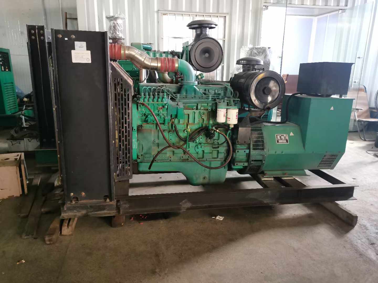 金阳发电机租赁如何确定电缆的承载电流是否在安全范围内？